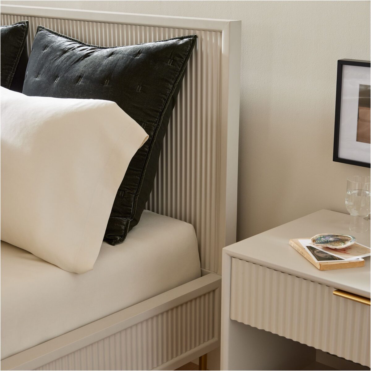 Teak Wood Low-Profile Bed – Vintage Mid-Century Charm - Image 2